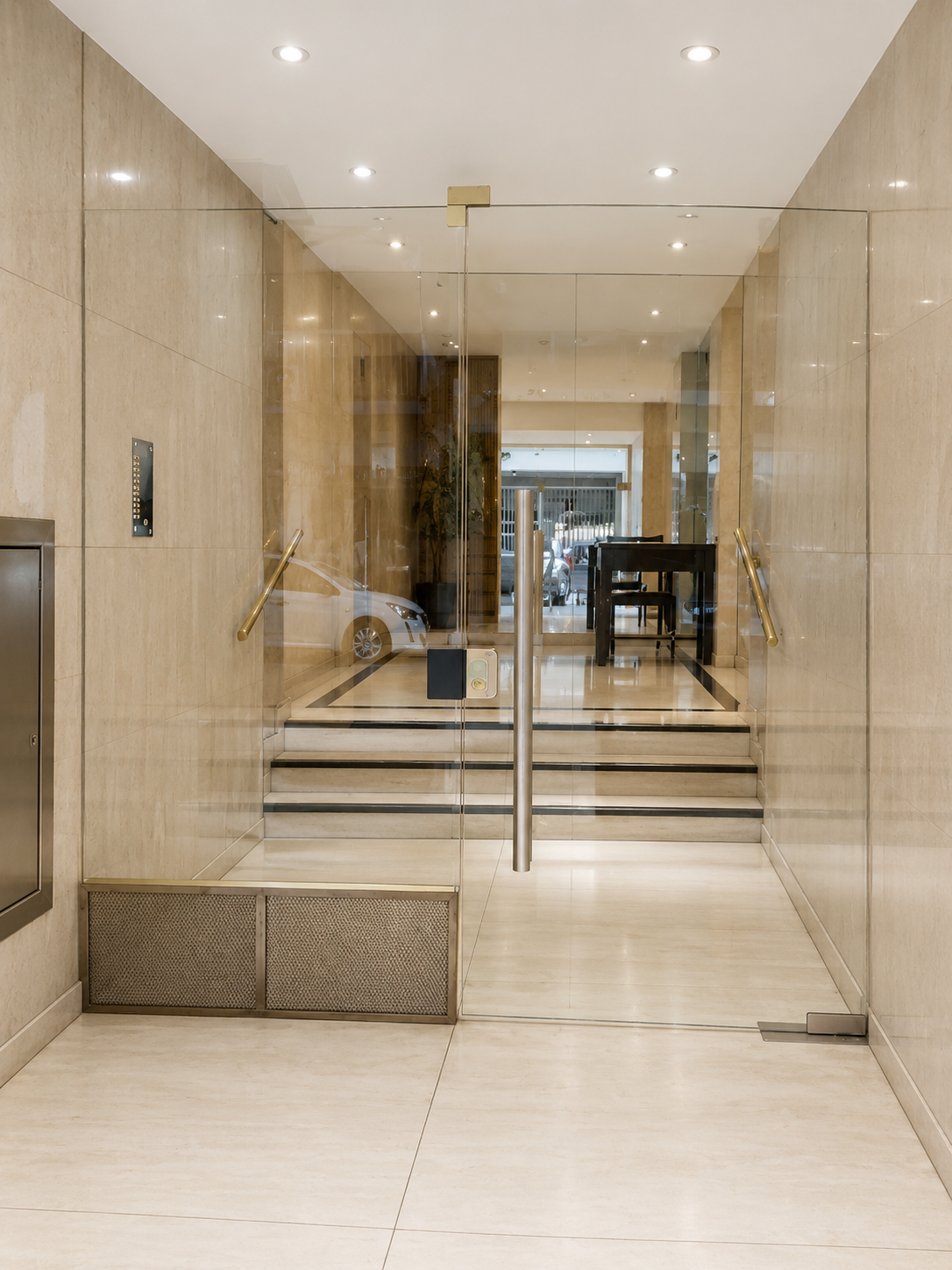Puerta de vidrio Blindex en local comercial