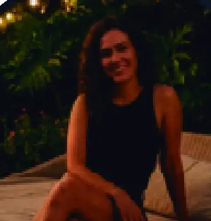 María L.